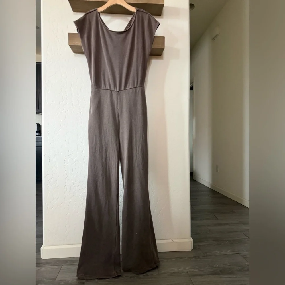 Free People Movement|Free spirit one piece,brown open back jumpsuit;flare leg••• - Picture 4 of 16